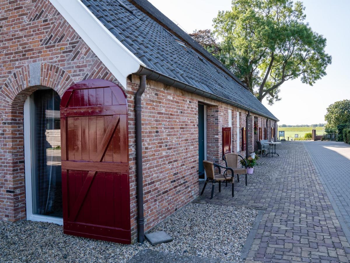 Bed and Breakfast De Raayhof Doornenburg Exterior foto